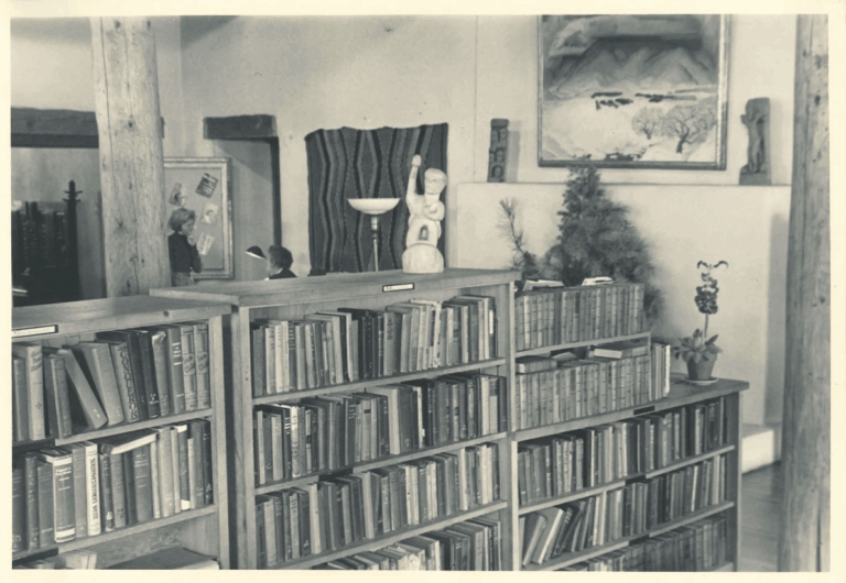 Interior Harwood Library and Museum